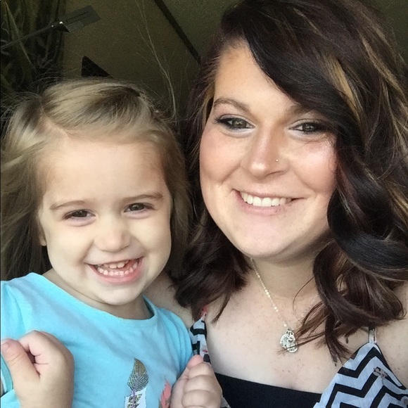 Meet your Posher, Kylie - Picture 8 of 8